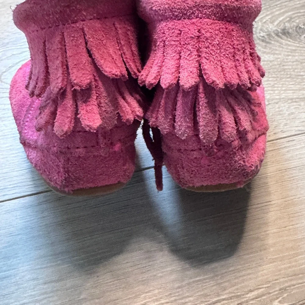 Minnetonka Toddler Girls Pink Suede Double Fringe Side Zip Moccasin Boots Size 5